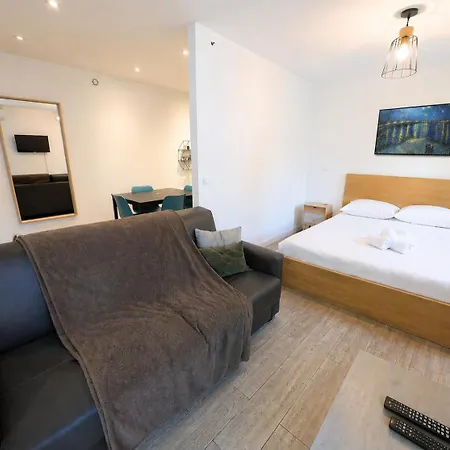 Sejour Pres Du Parc Des Buttes-chaumont Apartment Paris